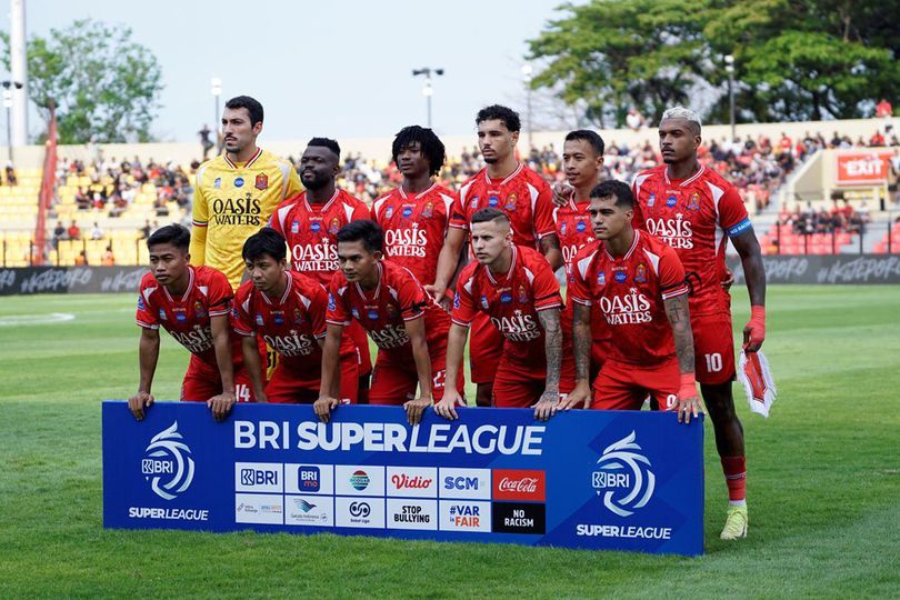 Pekan ke-14 BRI Super League 2025/26 menghadirkan drama besar: Persijap berjuang keluar dari krisis, Persib tertekan jadwal padat dan kehilangan tiga pemain, sementara duel Bhayangkara vs Persebaya menjanjikan pertarungan ketat di papan tengah. Simak analisis lengkapnya.
